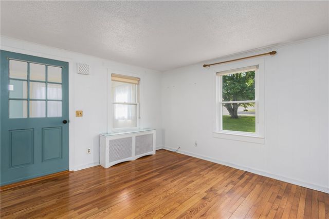 37 Reservoir Road, Middletown, RI 02842