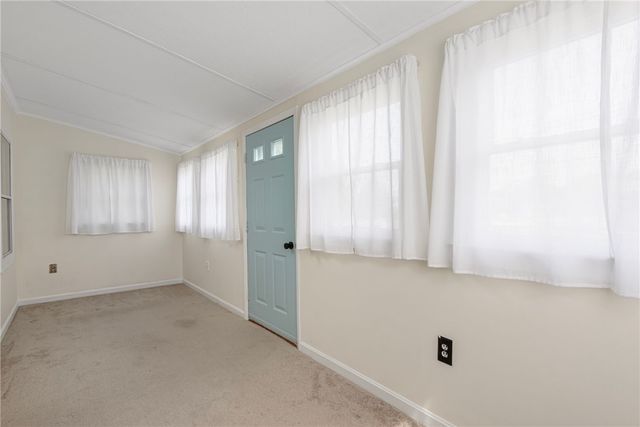 37 Reservoir Road, Middletown, RI 02842