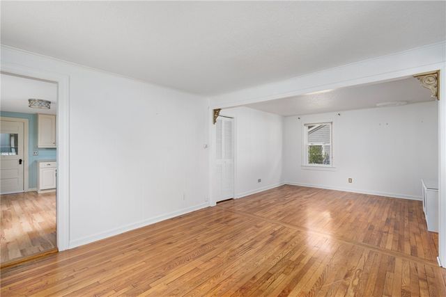 37 Reservoir Road, Middletown, RI 02842