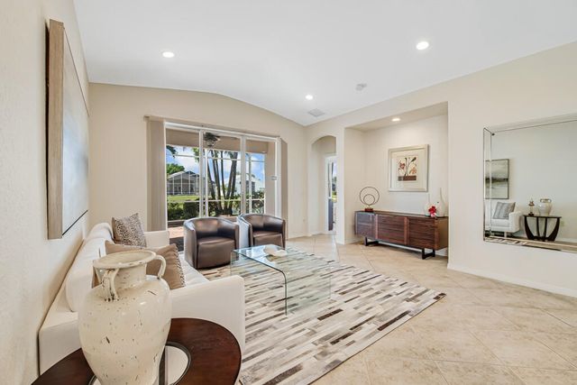 8202 Bellafiore Way, Boynton Beach, FL 33472