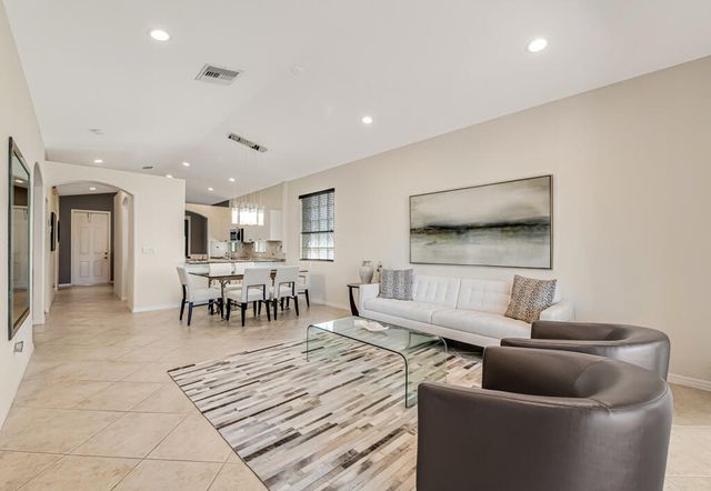 8202 Bellafiore Way, Boynton Beach, FL 33472