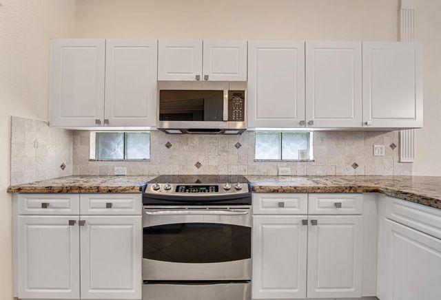 8202 Bellafiore Way, Boynton Beach, FL 33472