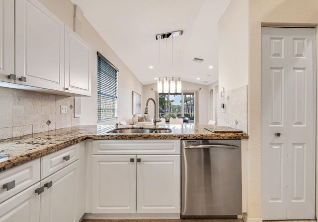 8202 Bellafiore Way, Boynton Beach, FL 33472