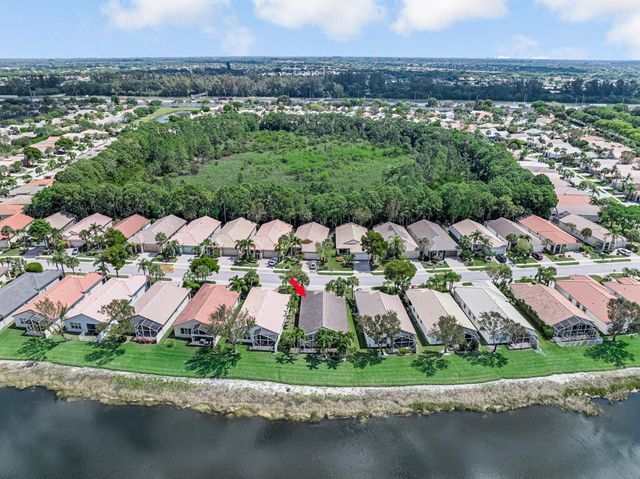 8202 Bellafiore Way, Boynton Beach, FL 33472