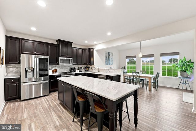 18 TOLLERTON TRL, Falling Waters, WV 25419