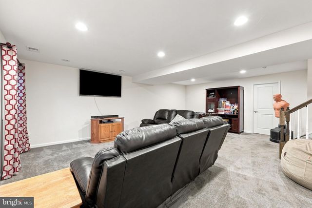 18 TOLLERTON TRL, Falling Waters, WV 25419