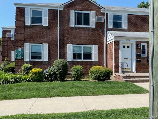 75-18 263rd G-1, Glen Oaks, NY 11004