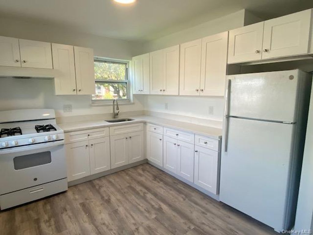 75-18 263rd G-1, Glen Oaks, NY 11004 — photo 5