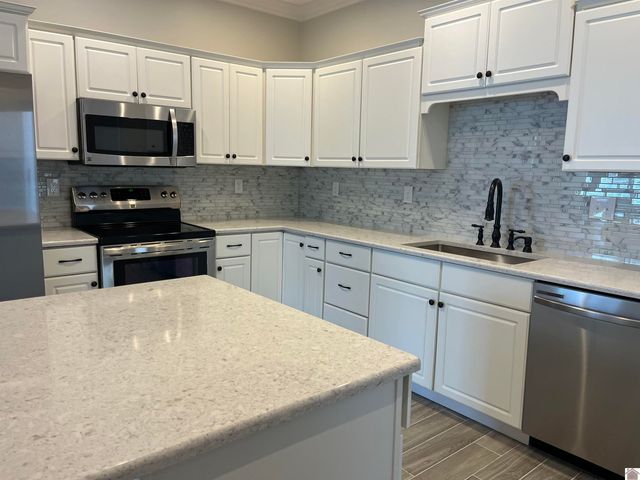 2410 Lakewood Drive, Paducah, KY 42001