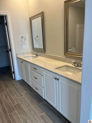 2410 Lakewood Drive, Paducah, KY 42001