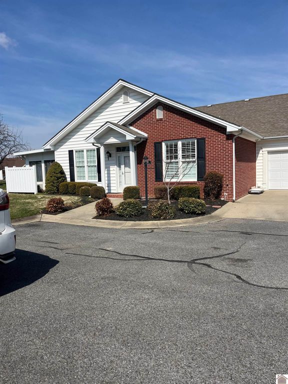 2410 Lakewood Drive, Paducah, KY 42001