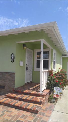 201 E Locust, Orange, CA 92867