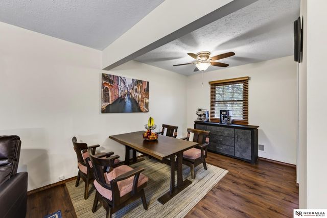 7123 Wood Lane Drive, La Vista, NE 68128