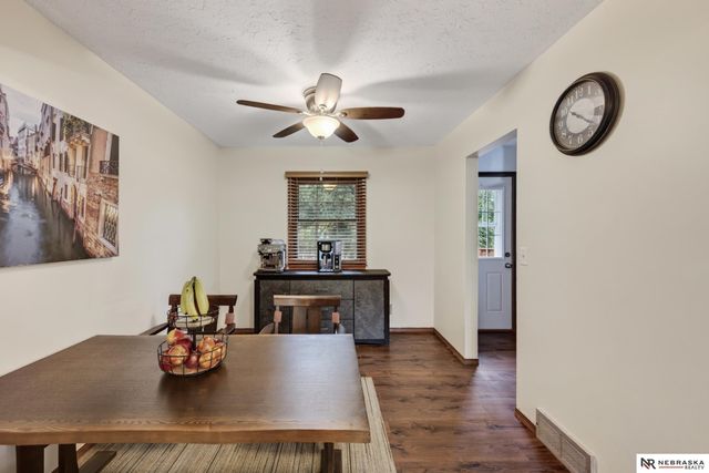 7123 Wood Lane Drive, La Vista, NE 68128