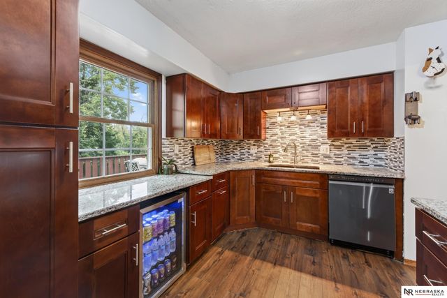 7123 Wood Lane Drive, La Vista, NE 68128