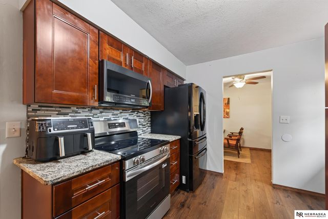 7123 Wood Lane Drive, La Vista, NE 68128