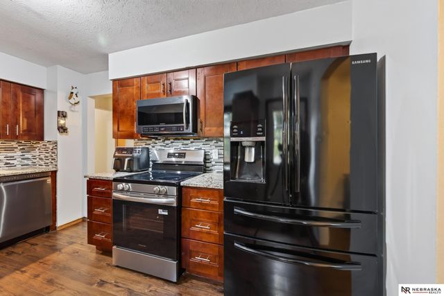 7123 Wood Lane Drive, La Vista, NE 68128