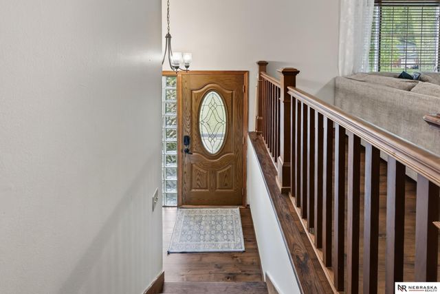 7123 Wood Lane Drive, La Vista, NE 68128