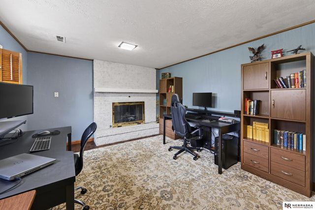 7123 Wood Lane Drive, La Vista, NE 68128