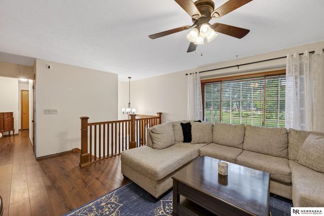 7123 Wood Lane Drive, La Vista, NE 68128