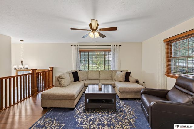 7123 Wood Lane Drive, La Vista, NE 68128