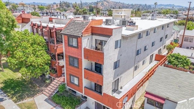 1304 Stanley 10, Glendale, CA 91206