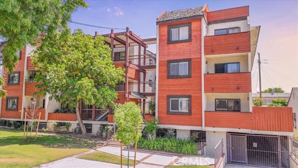 1304 Stanley 10, Glendale, CA 91206