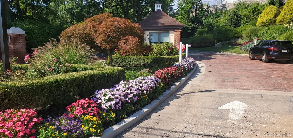 192 Heron Lane, Manhasset, NY 11030 — exterior