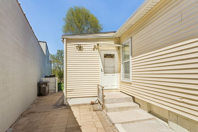 700 Villa Street, Elgin, IL 60120