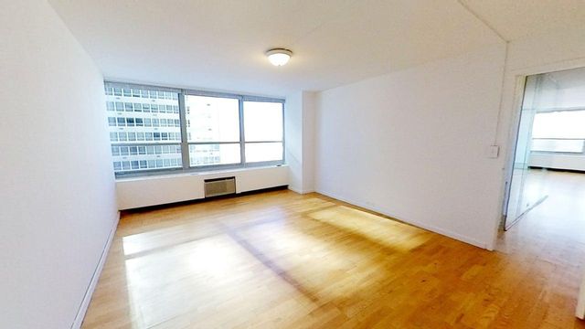 3550 N Lake Shore Drive 901, Chicago, IL 60657