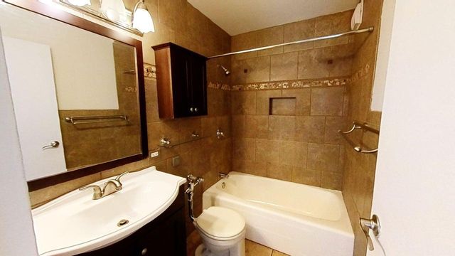 3550 N Lake Shore Drive 901, Chicago, IL 60657