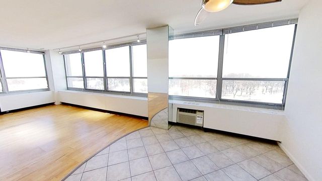 3550 N Lake Shore Drive 901, Chicago, IL 60657