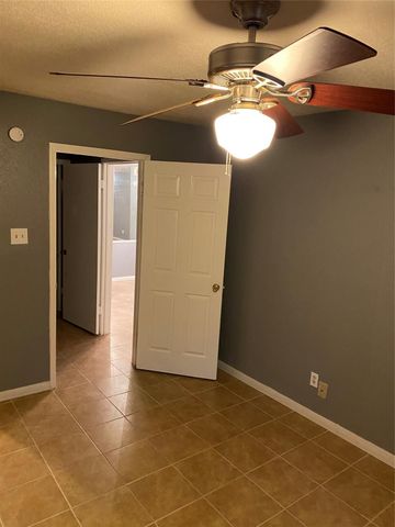 9700 Leawood Boulevard 205, Houston, TX 77099