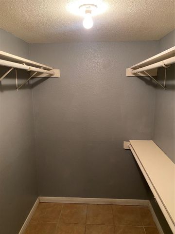 9700 Leawood Boulevard 205, Houston, TX 77099