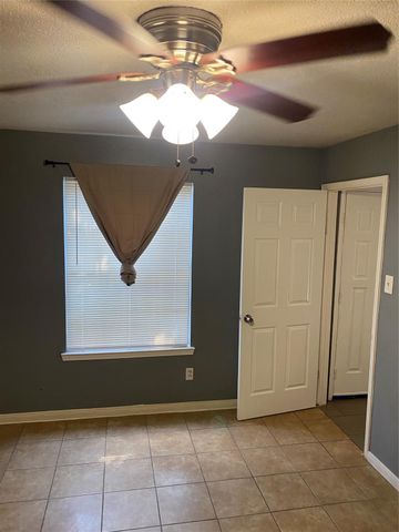 9700 Leawood Boulevard 205, Houston, TX 77099