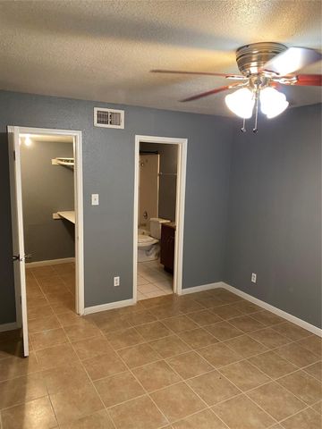 9700 Leawood Boulevard 205, Houston, TX 77099