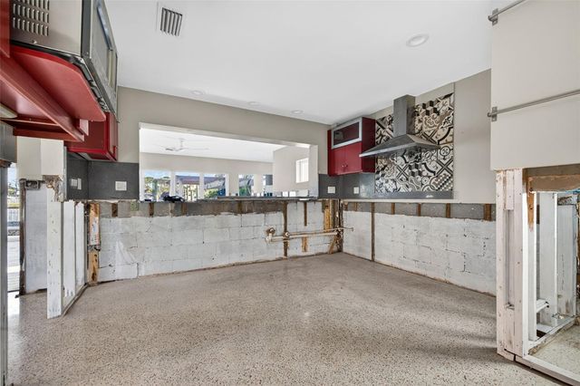 316 89TH AVENUE NE, St Petersburg, FL 33702