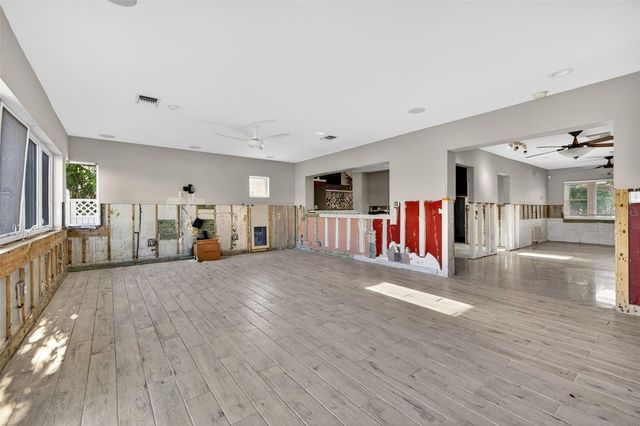 316 89TH AVENUE NE, St Petersburg, FL 33702