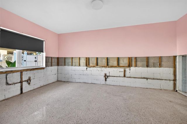 316 89TH AVENUE NE, St Petersburg, FL 33702