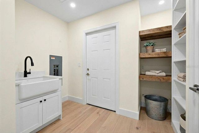 316 89TH AVENUE NE, St Petersburg, FL 33702