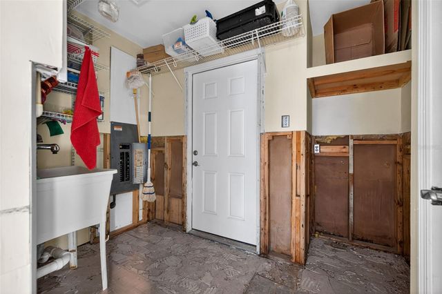 316 89TH AVENUE NE, St Petersburg, FL 33702