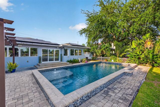 316 89TH AVENUE NE, St Petersburg, FL 33702