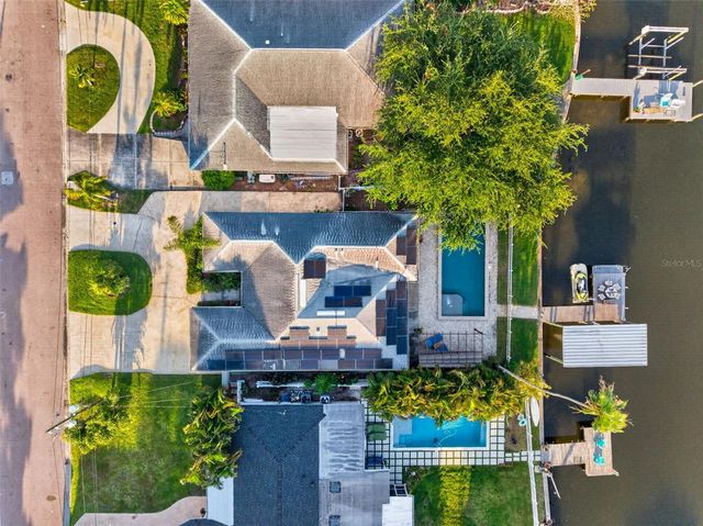 316 89TH AVENUE NE, St Petersburg, FL 33702