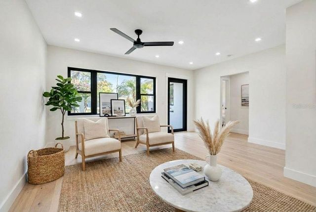 316 89TH AVENUE NE, St Petersburg, FL 33702