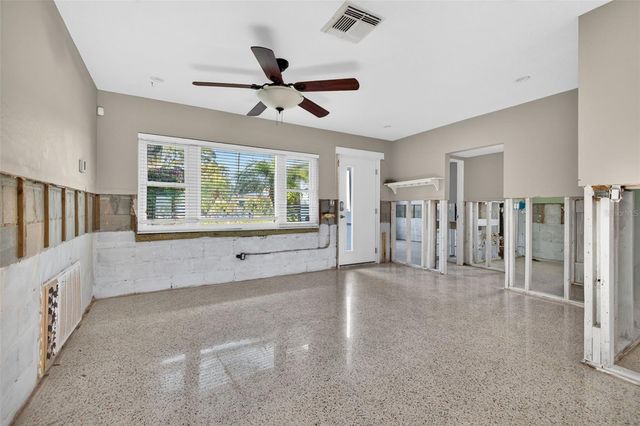 316 89TH AVENUE NE, St Petersburg, FL 33702