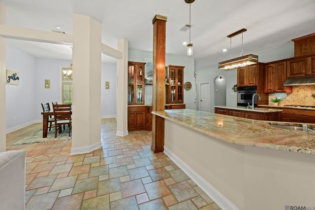 16319 Winding Ridge Ave, Prairieville, LA 70769