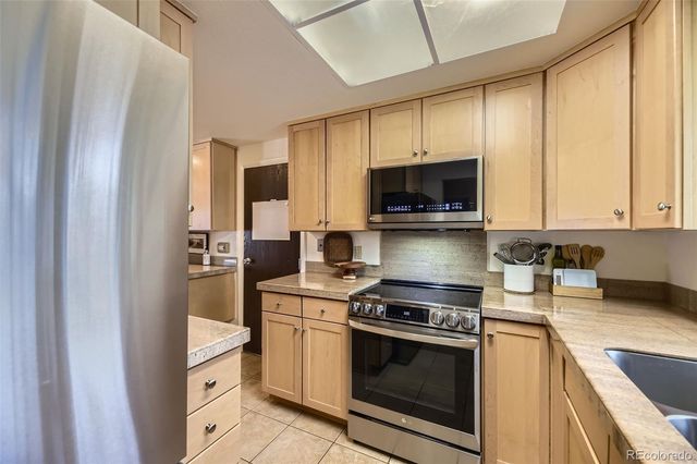 2437 S Victor Street A, Aurora, CO 80014