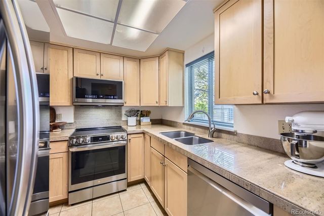 2437 S Victor Street A, Aurora, CO 80014
