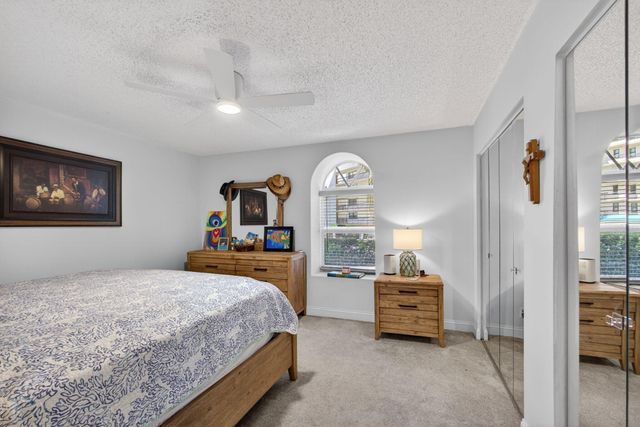 390 Golfview Road H, North Palm Beach, FL 33408