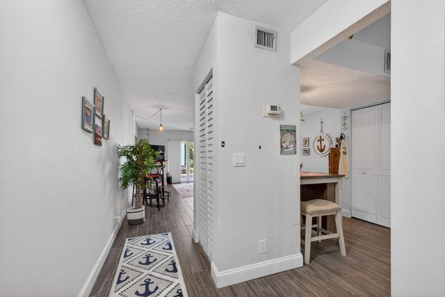 390 Golfview Road H, North Palm Beach, FL 33408